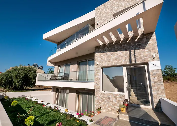 Diamela Apartments